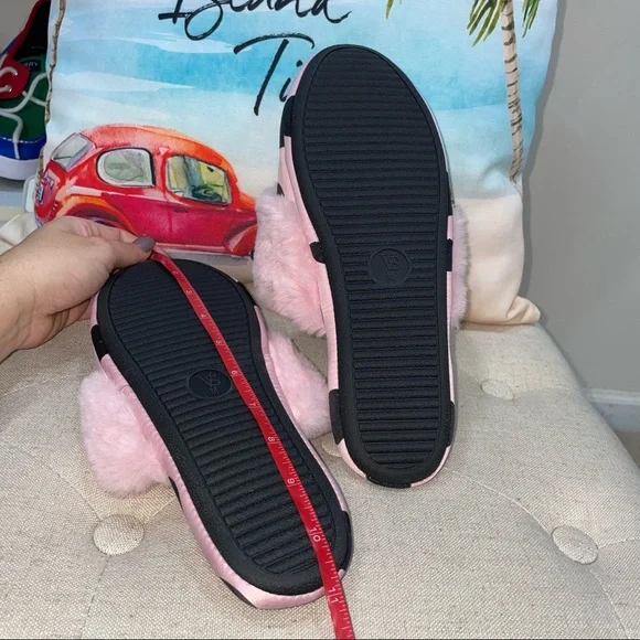 Victoria's Secret NWOT! Signature Pink/Black Satin Polka Dot Faux Fur Slippers - Picture 8 of 8